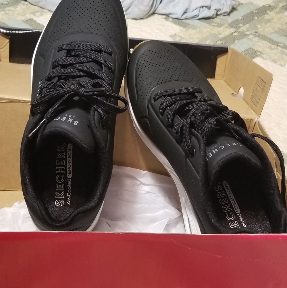 Skecher street shoes